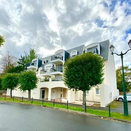 Chaleureux Deux Piece Coeur De Avec Parking Prive