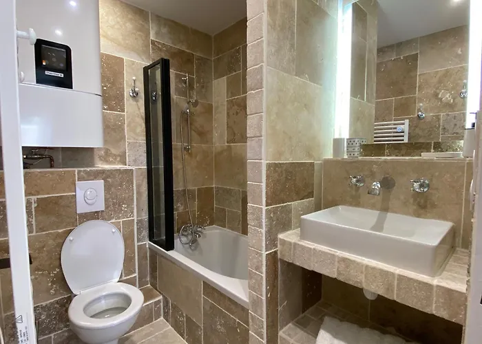 Chaleureux Deux Piece Coeur De Avec Parking Prive *